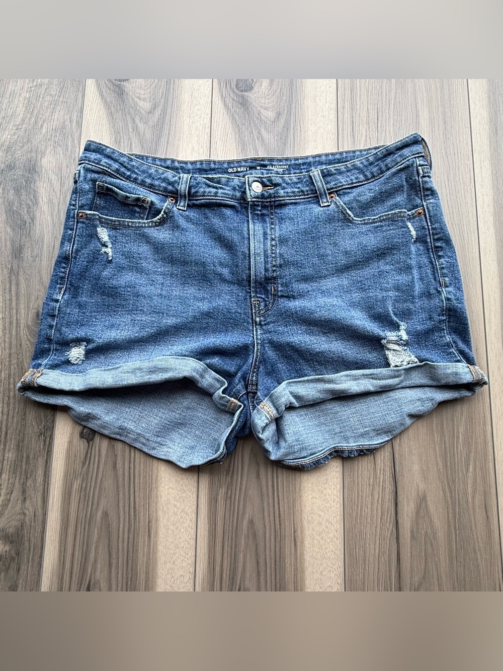 Old Navy High Rise OG Straight Cuffed Distressed Jean Shorts Women's size 18